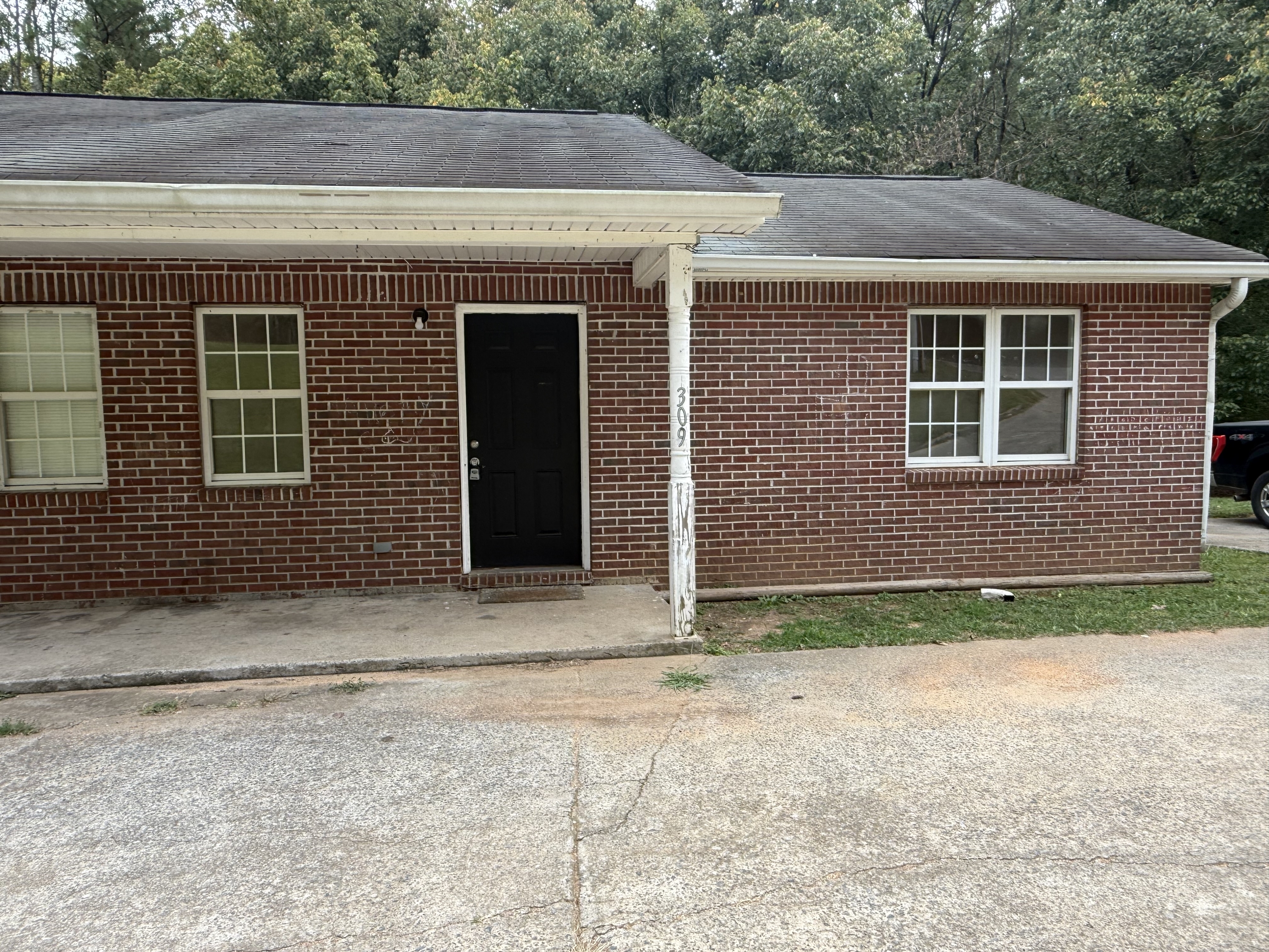 2 Bedroom House – 309 Reeceburg Road Southeast, Silver Creek, GA 30173